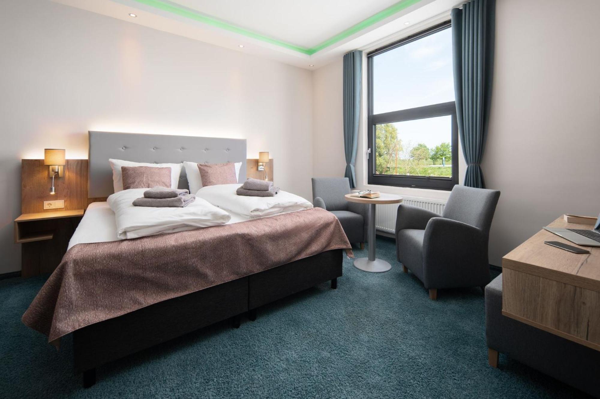 Nordseehotel Tausendschoen Carolinensiel Ruang foto